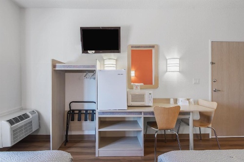 Motel 6-Junction City, KS image 6